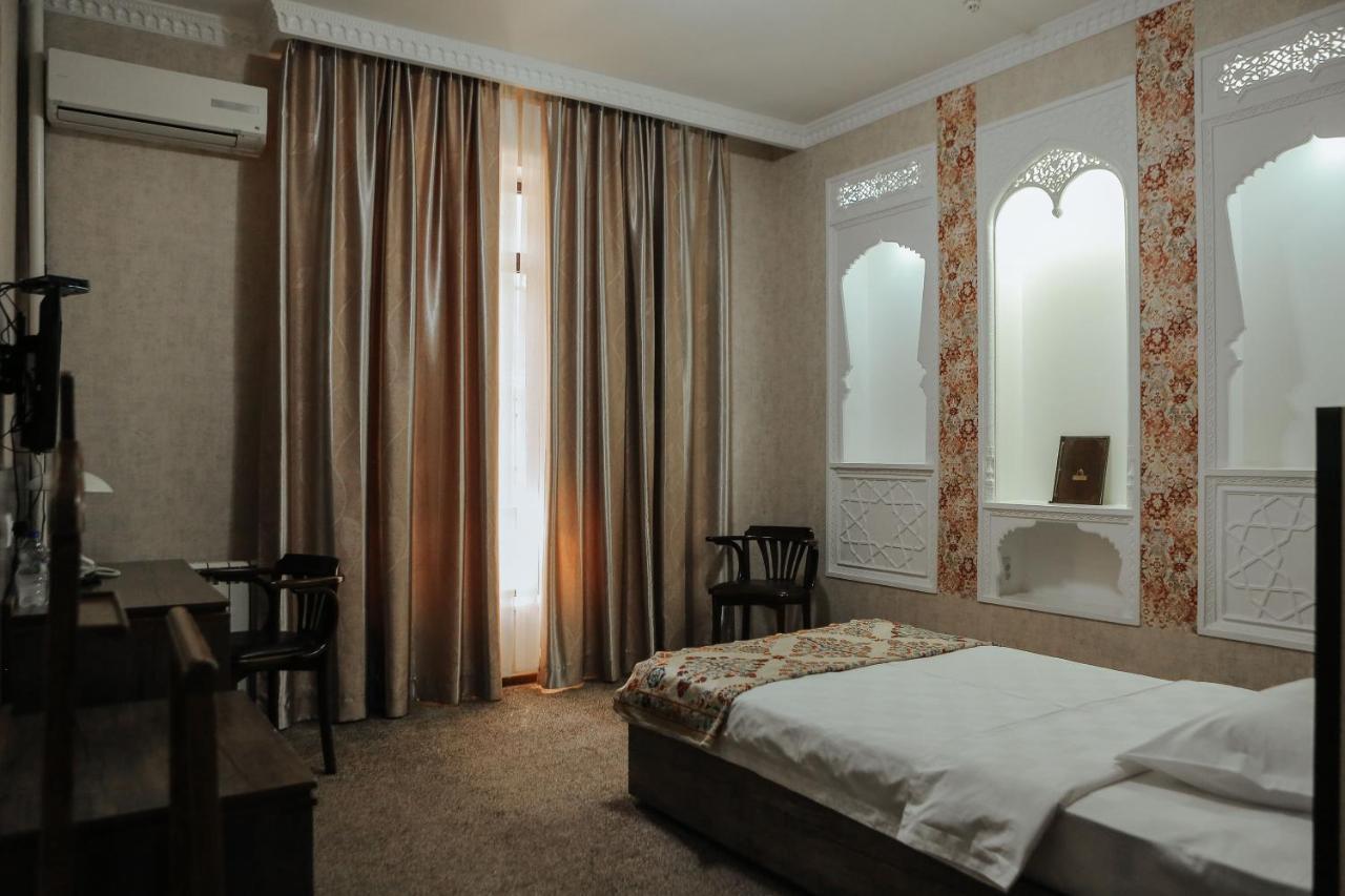 בוקורו Omar Khayyam Hotel מראה חיצוני תמונה
