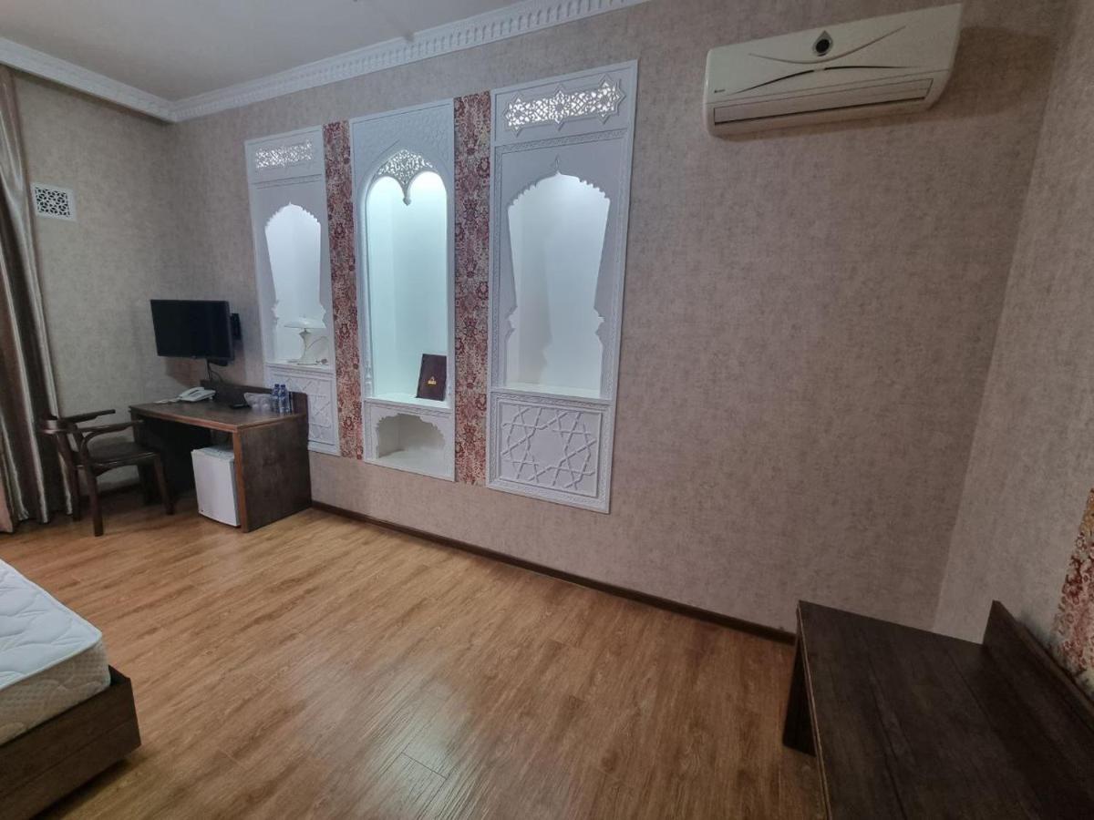 בוקורו Omar Khayyam Hotel מראה חיצוני תמונה