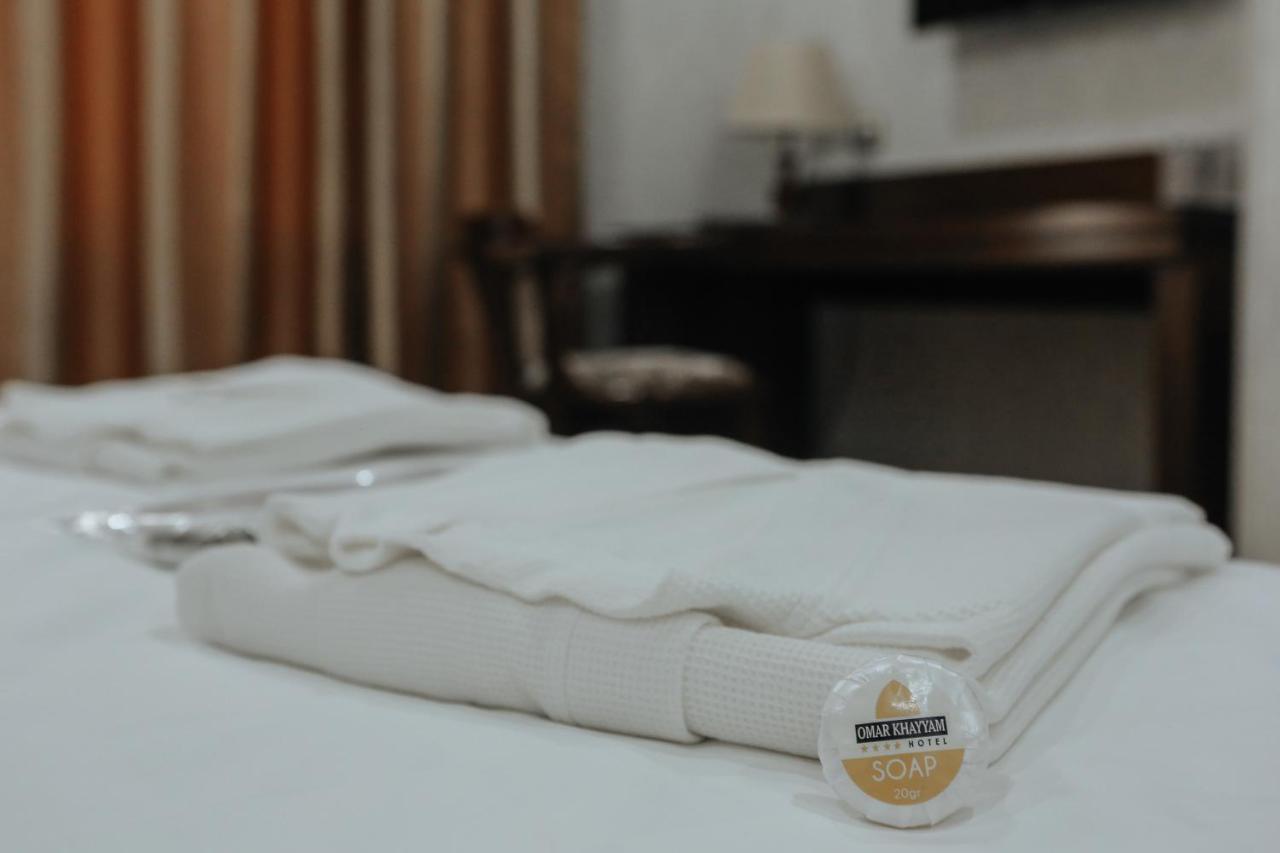 בוקורו Omar Khayyam Hotel מראה חיצוני תמונה